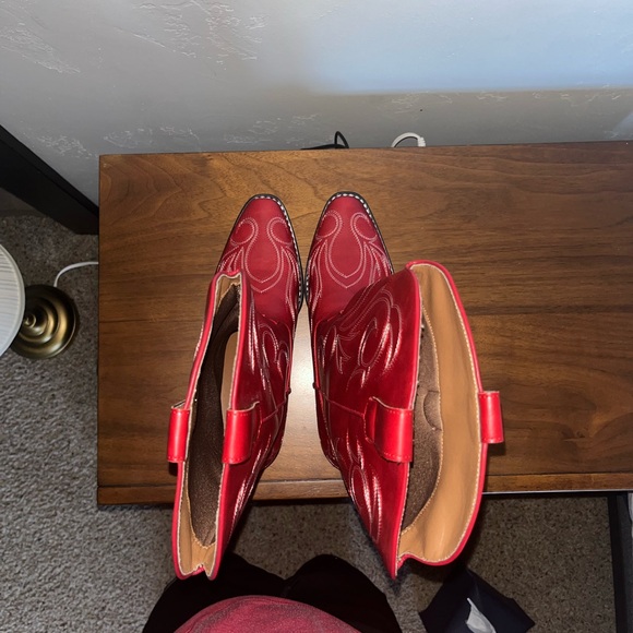Dream Pairs Red Heeled Boots - Picture 2 of 4